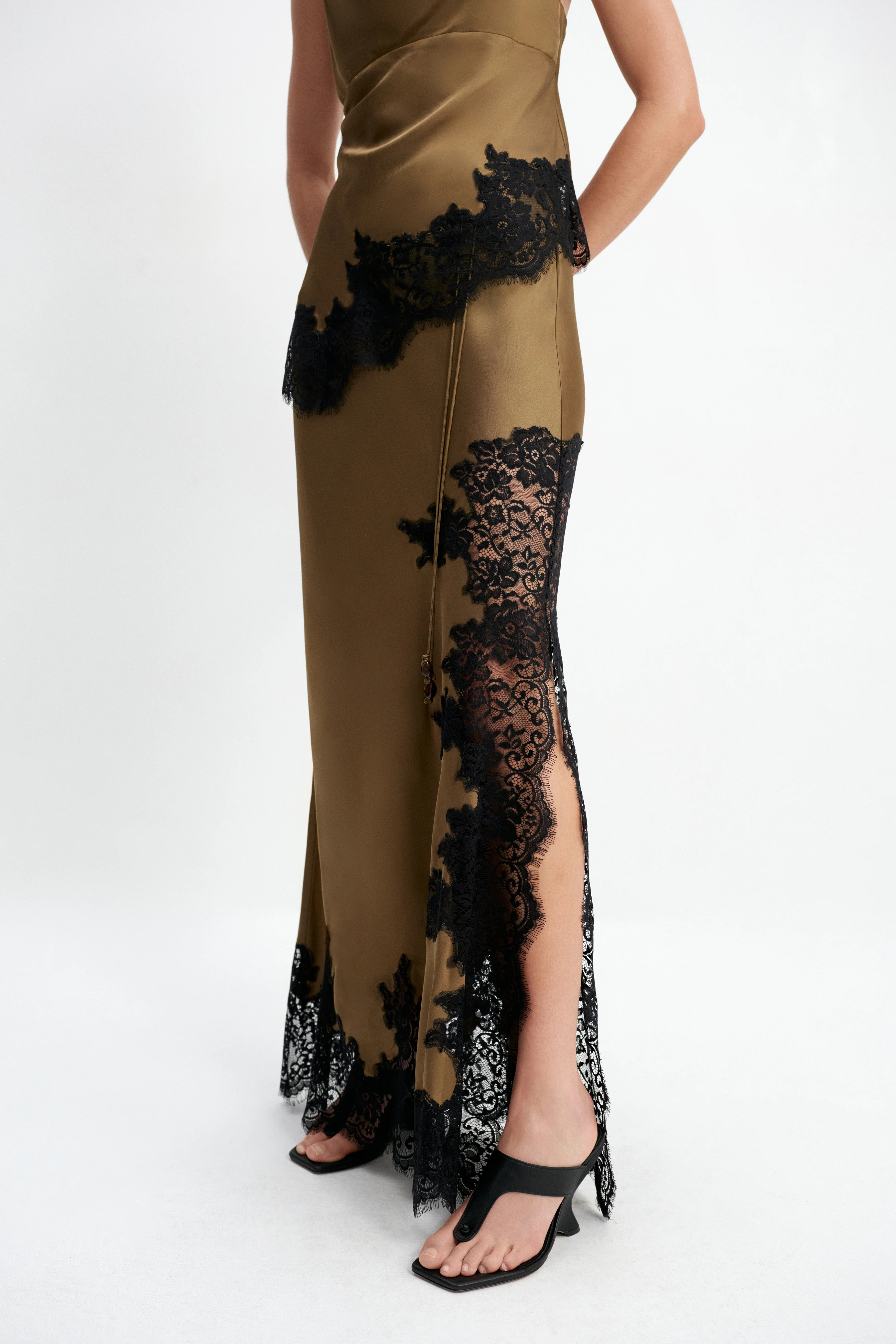 Hazel Lace Skirt - Image 3