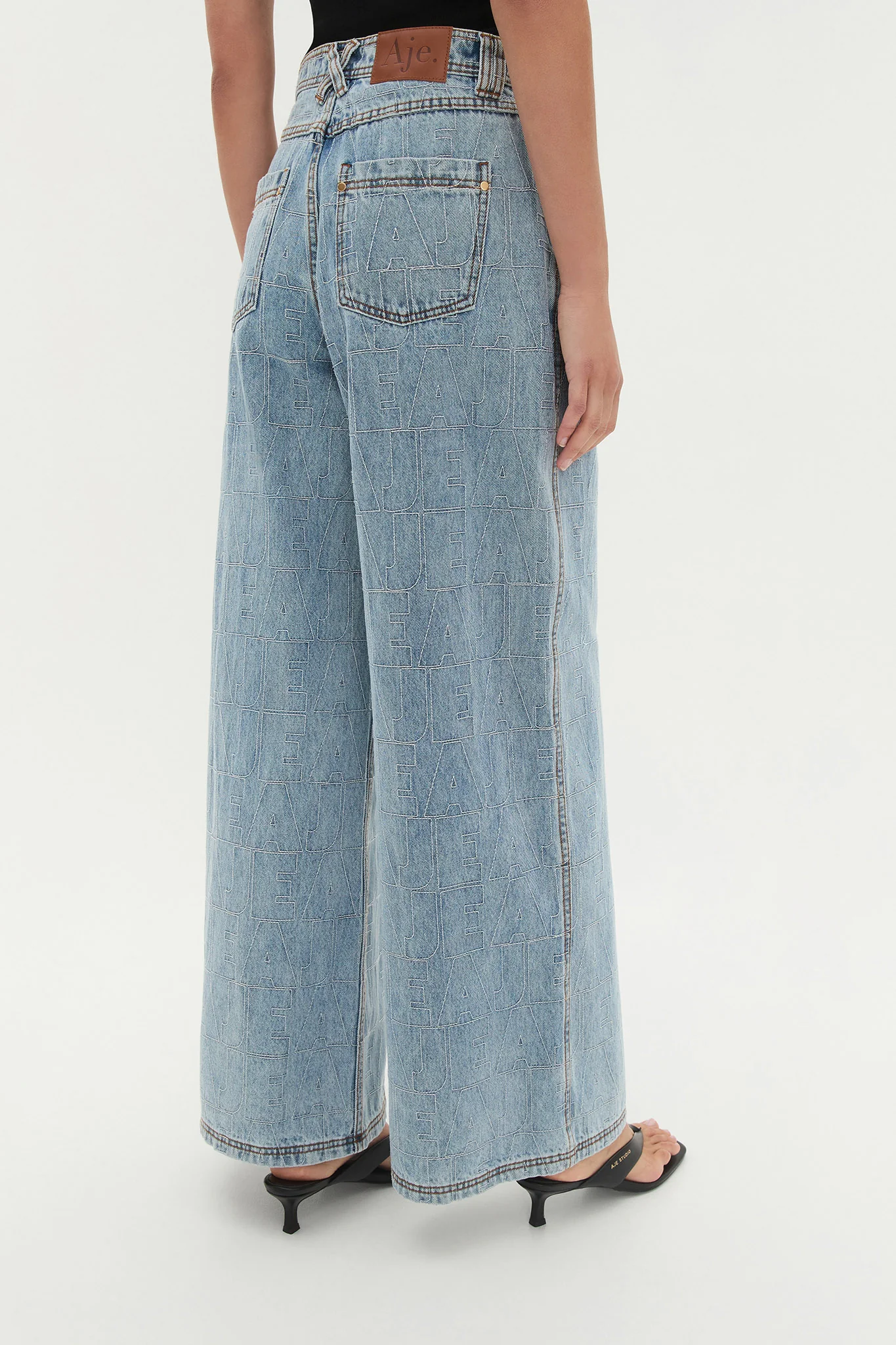 Kindle Jeans - Image 5