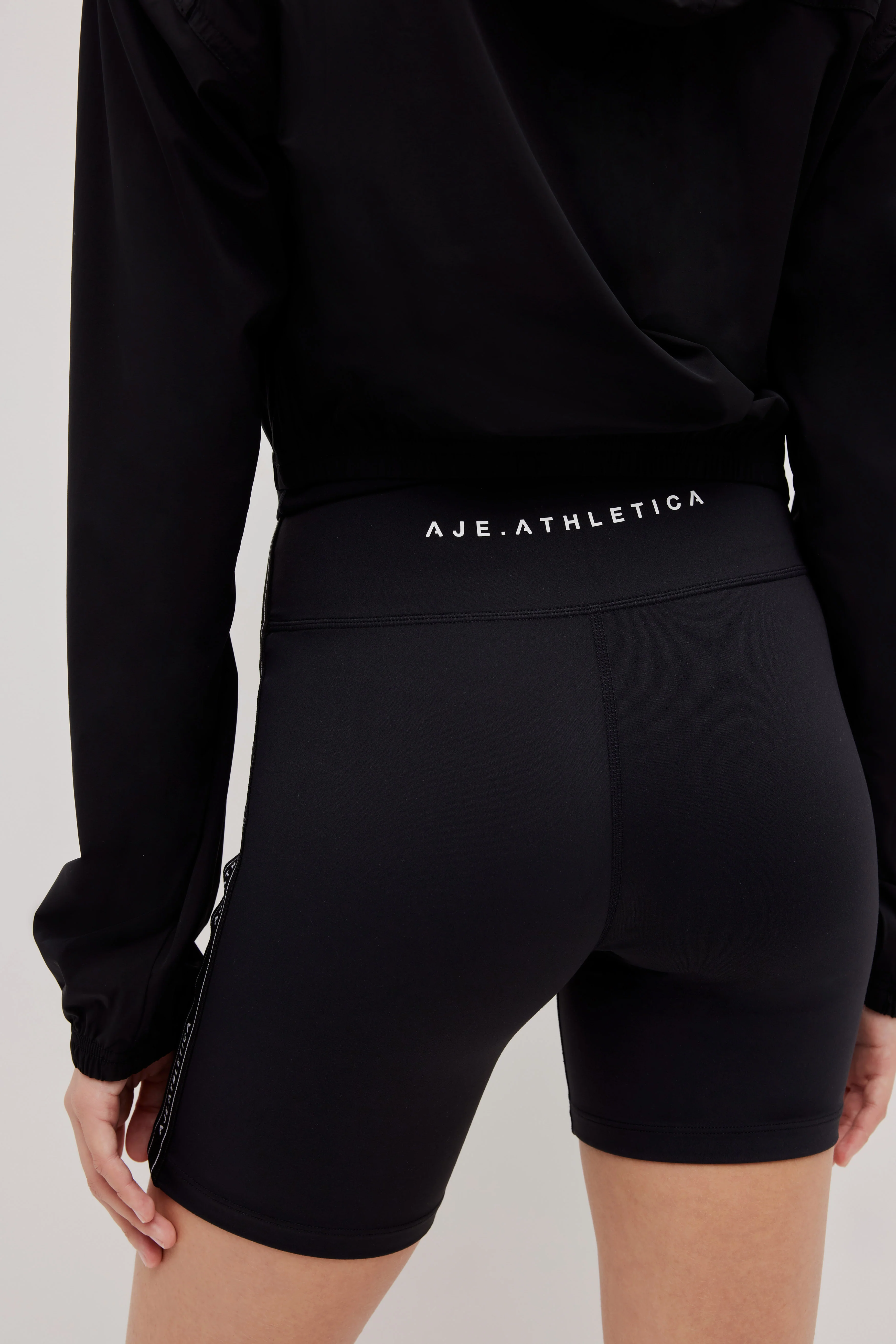 Logo Elastic Mid Length Bike Short 601 - Image 7