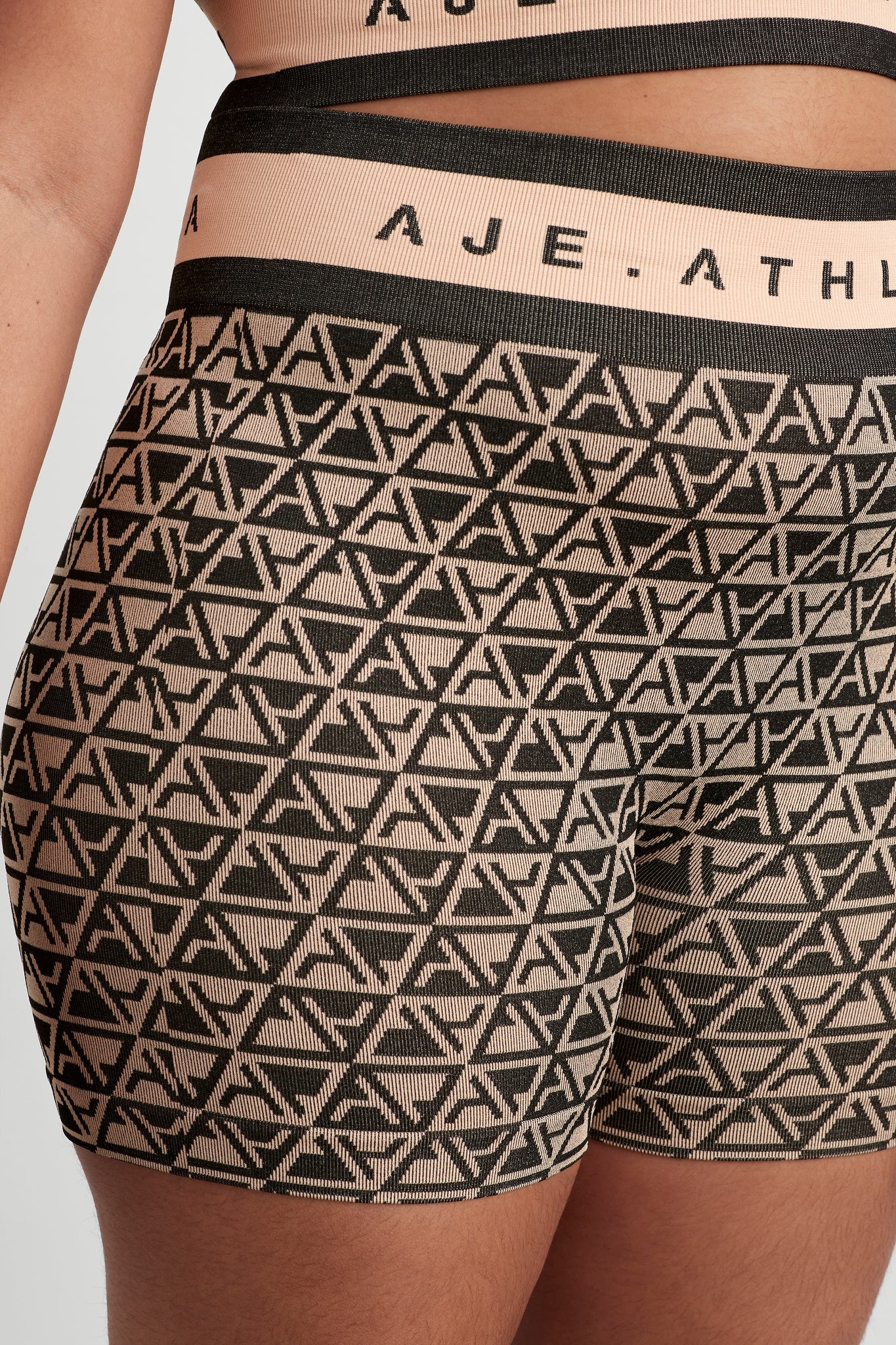 Mid Length Seamless Bike Shorts 624 - Image 9