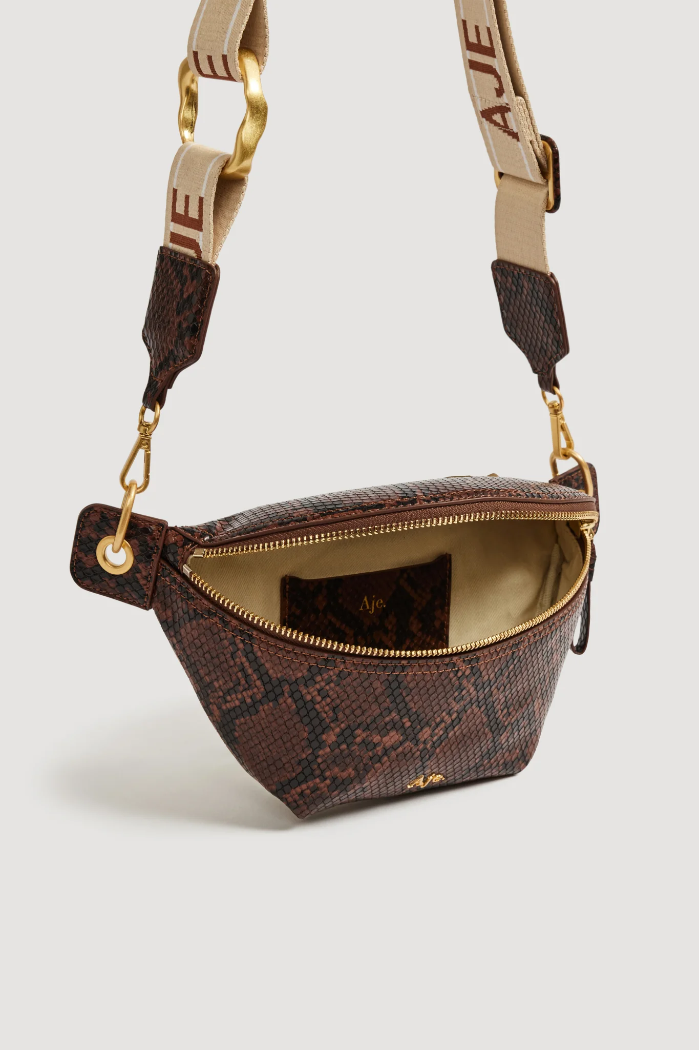 Musa Logo Crossbody - Image 3