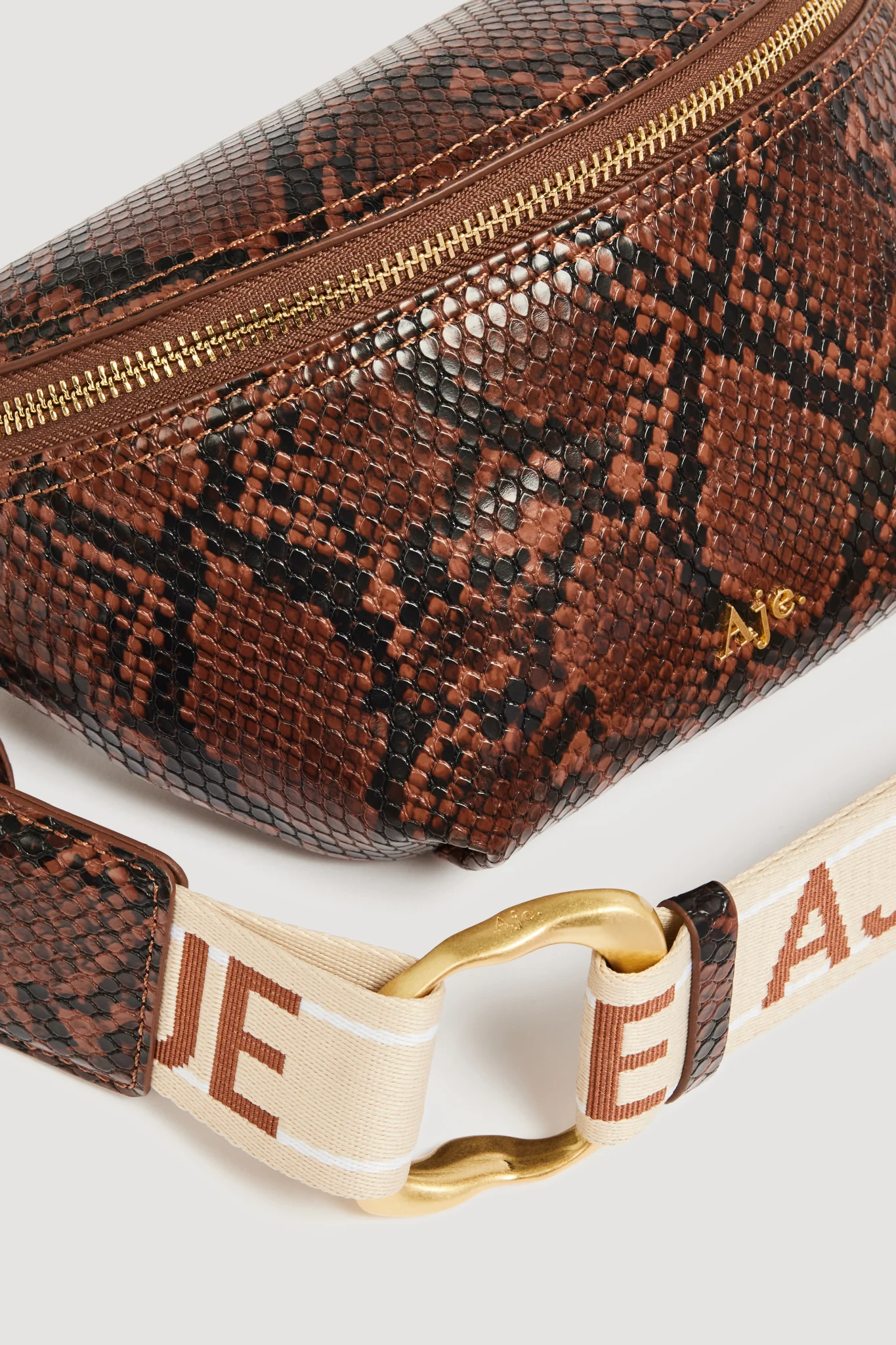 Musa Logo Crossbody - Image 4