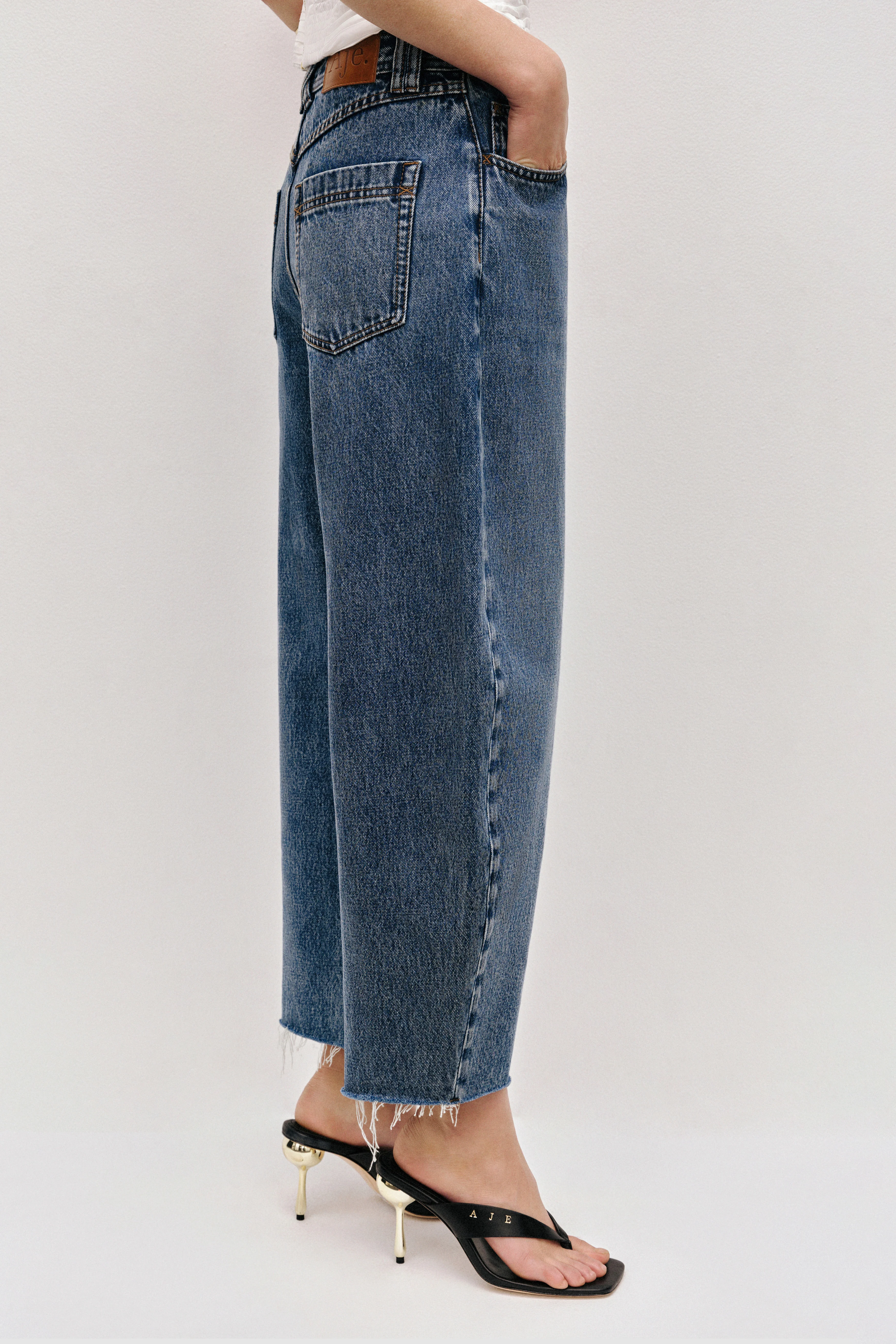 Novie Horseshoe Crop Jean - Image 6