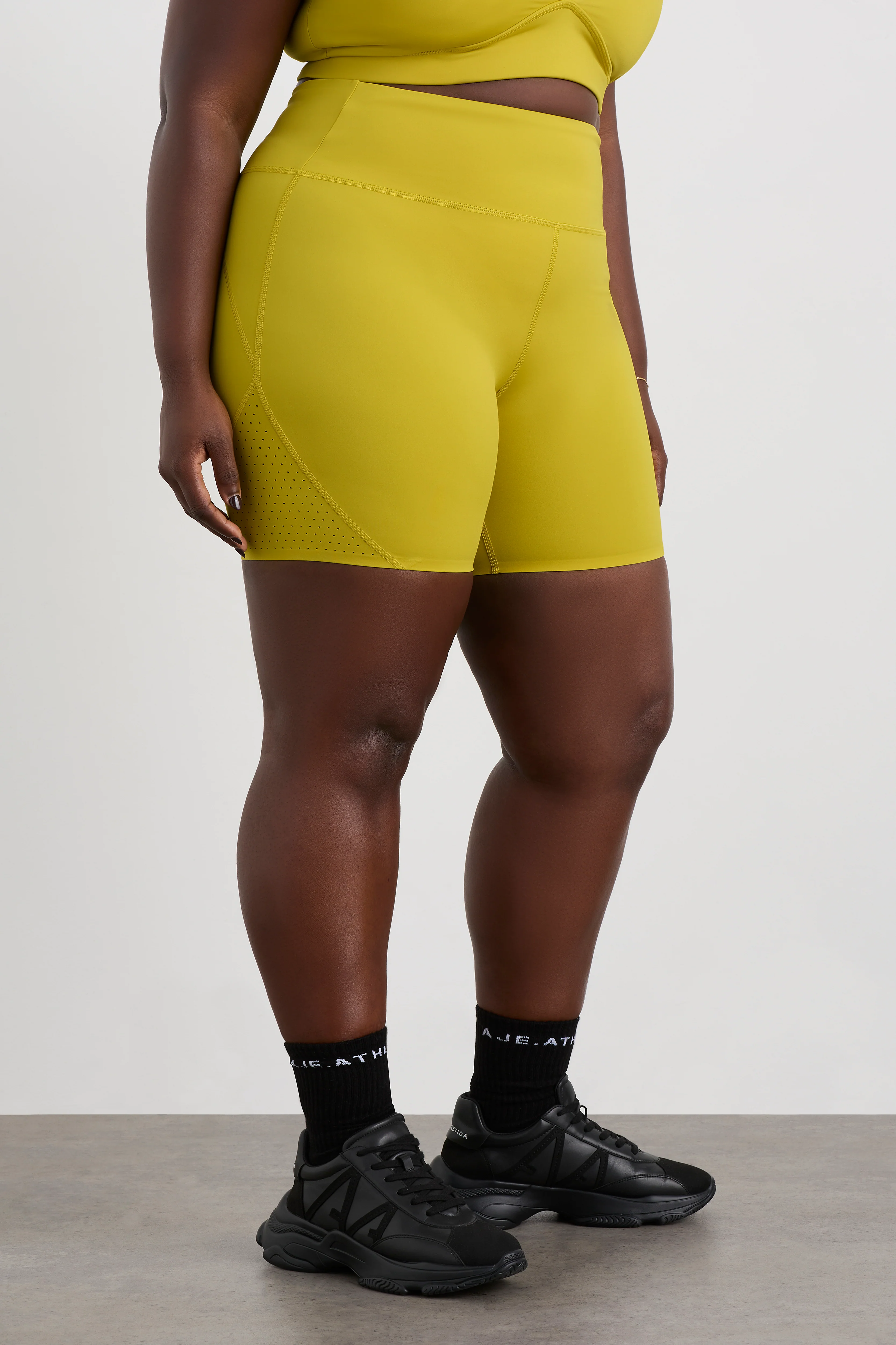 Perforated Hem Mid Length Short 601 - Image 10