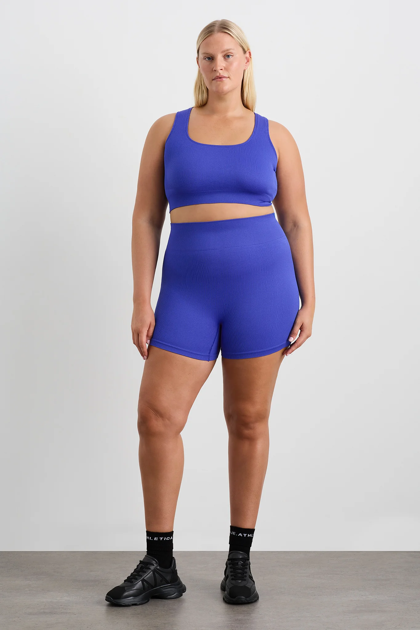 Seamless Mid Length Short 624 - Image 10