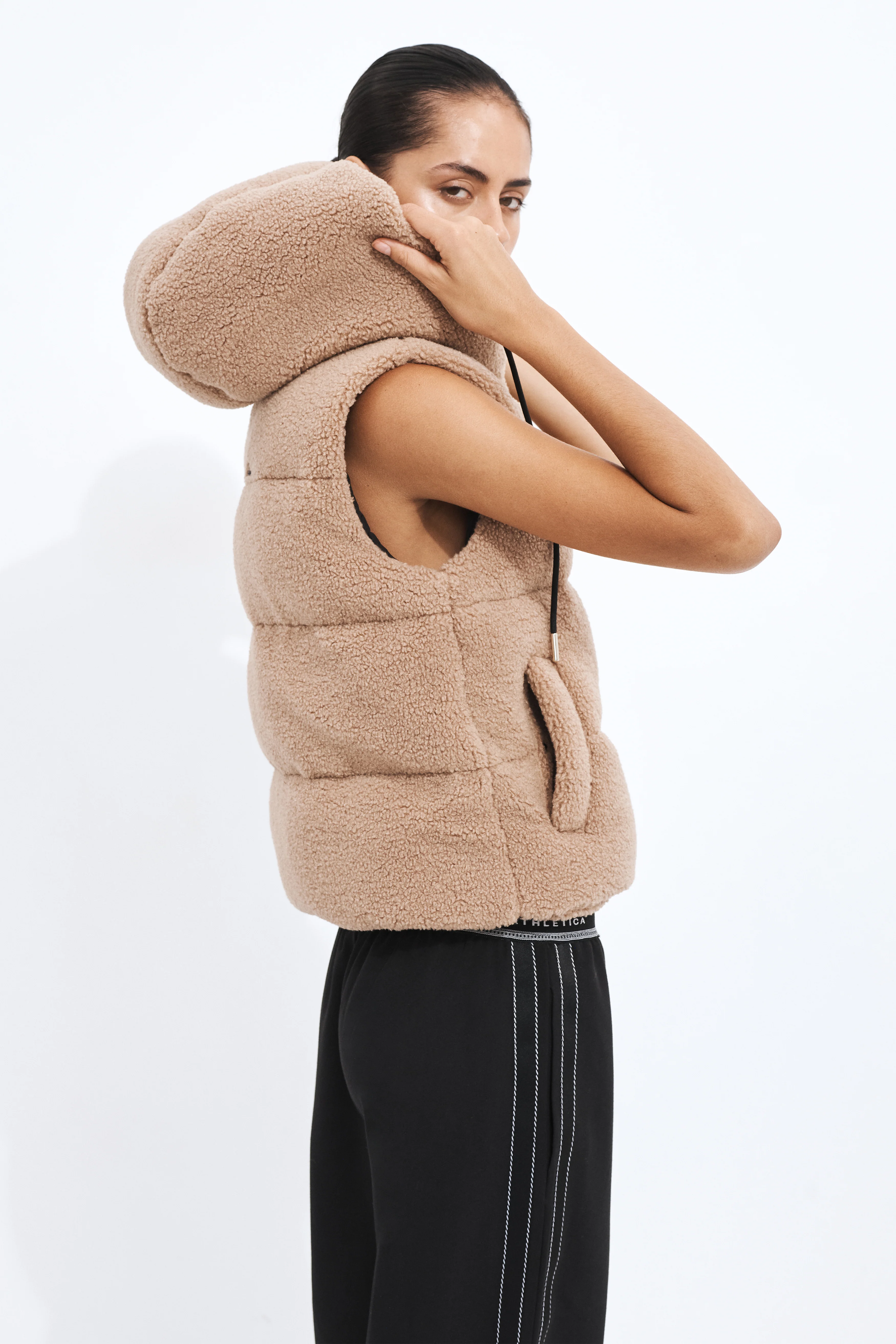 Sherpa Sleeveless Vest - Image 3