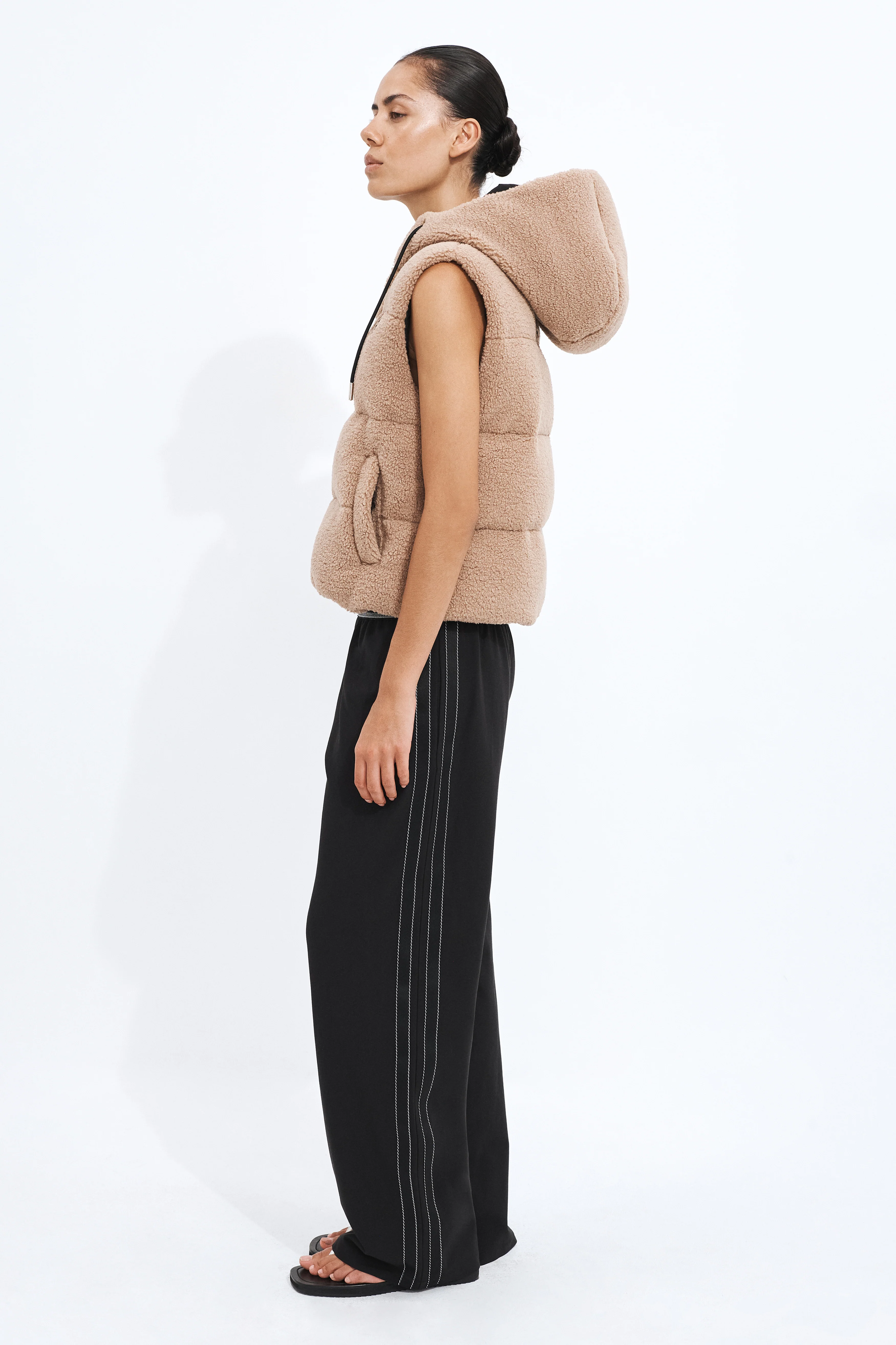 Sherpa Sleeveless Vest - Image 5