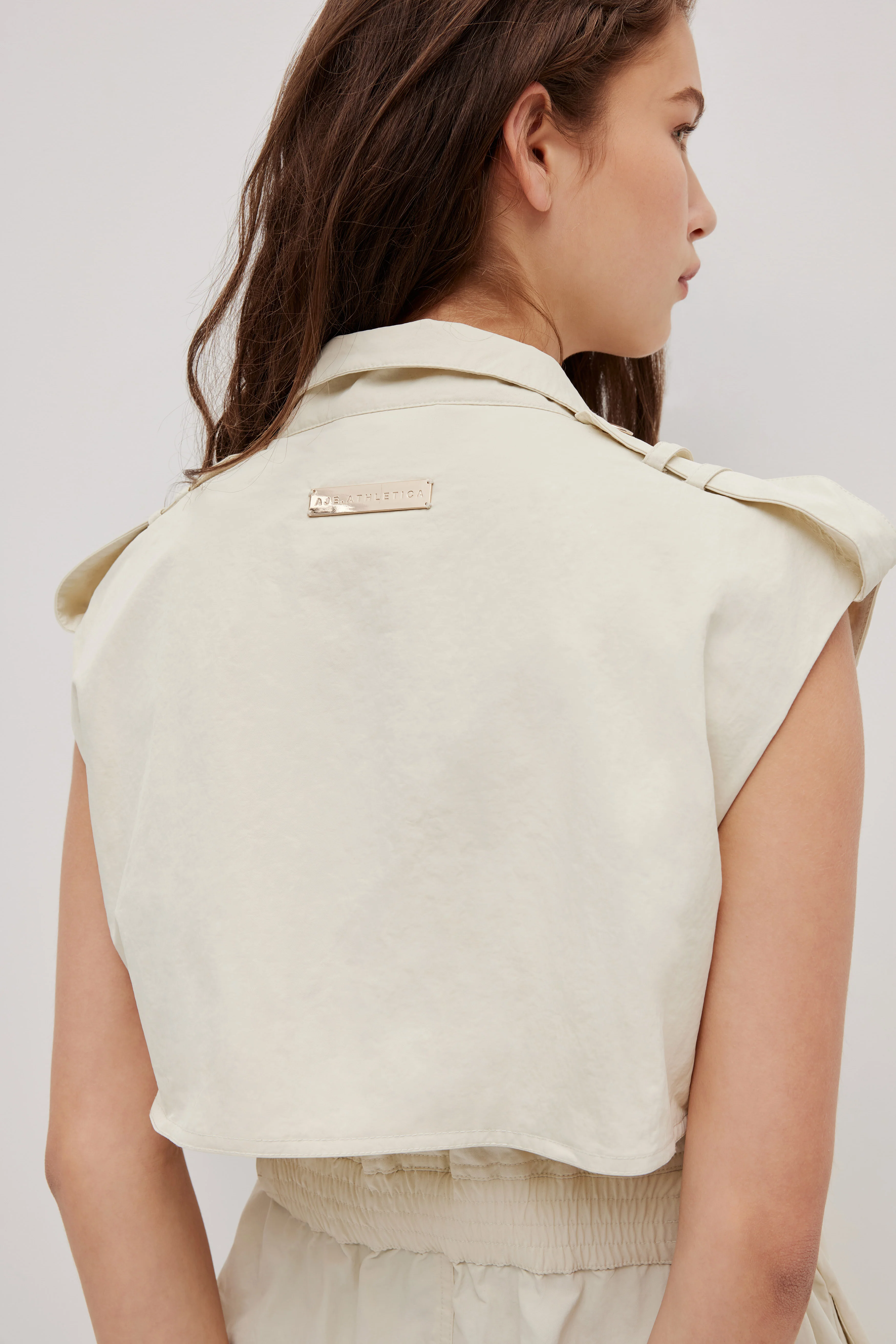 Sleeveless Utility Trench - Image 7