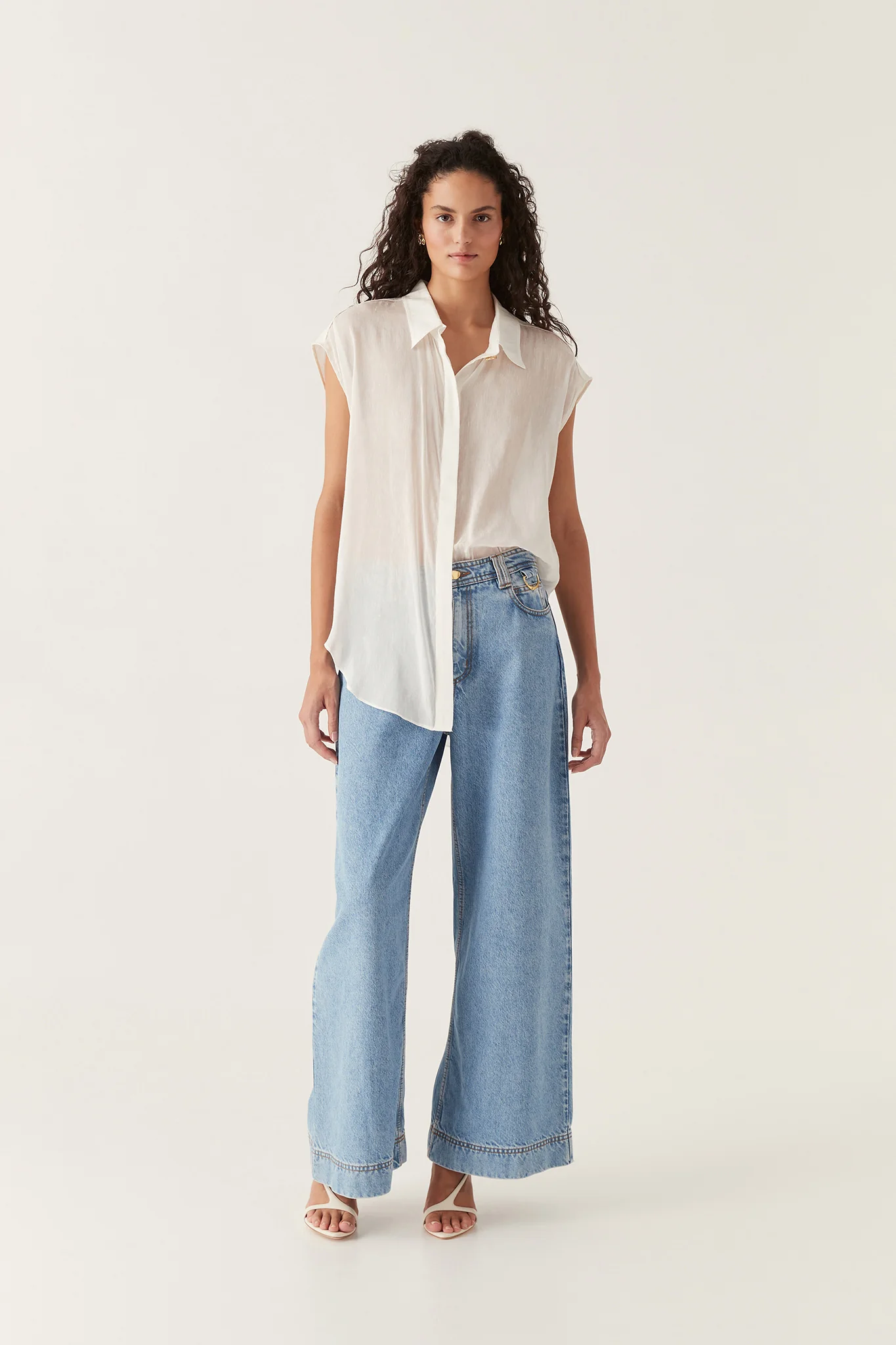 Solana Sleeveless Shirt - Image 5