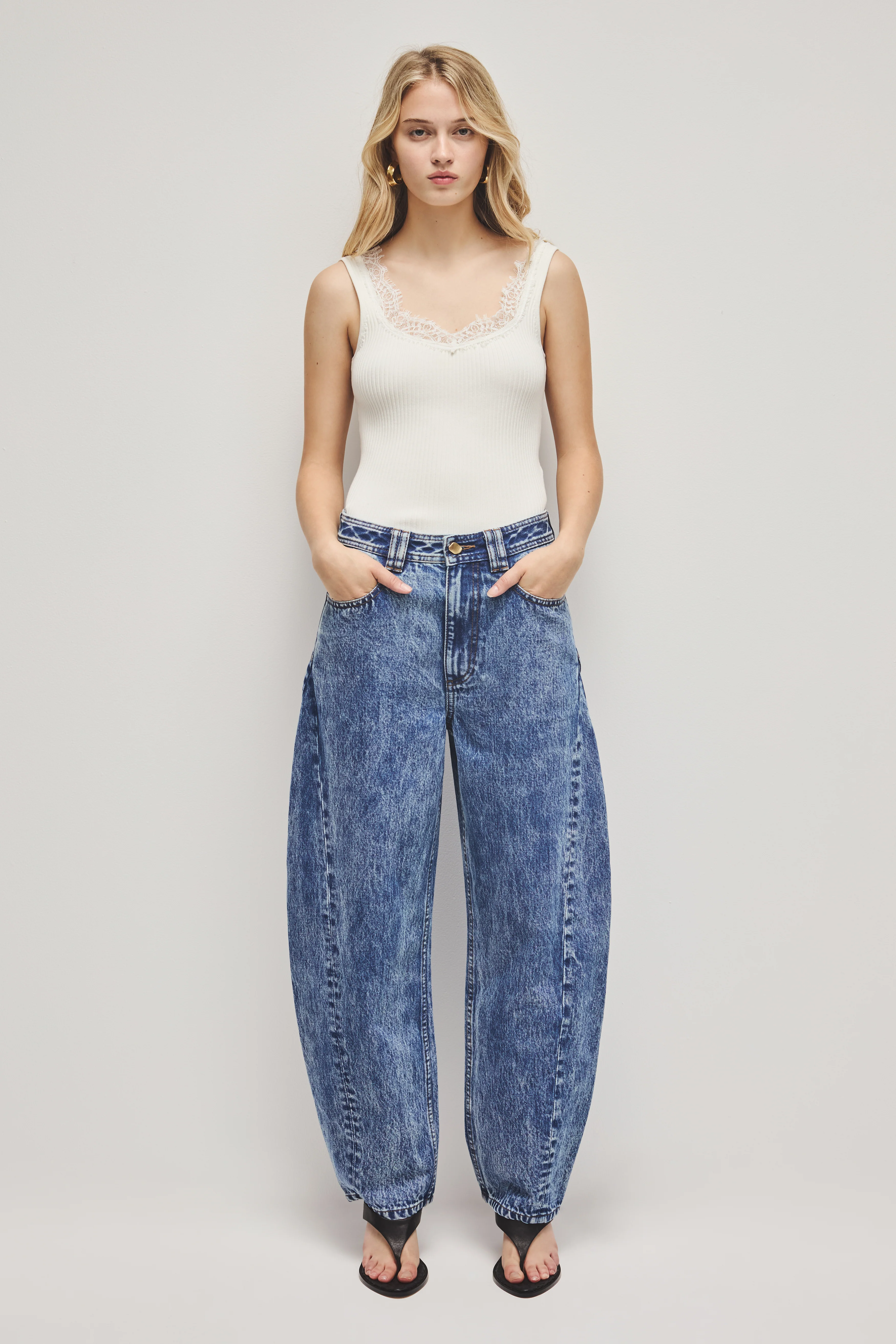 Stevie Barrel Ankle Jean
