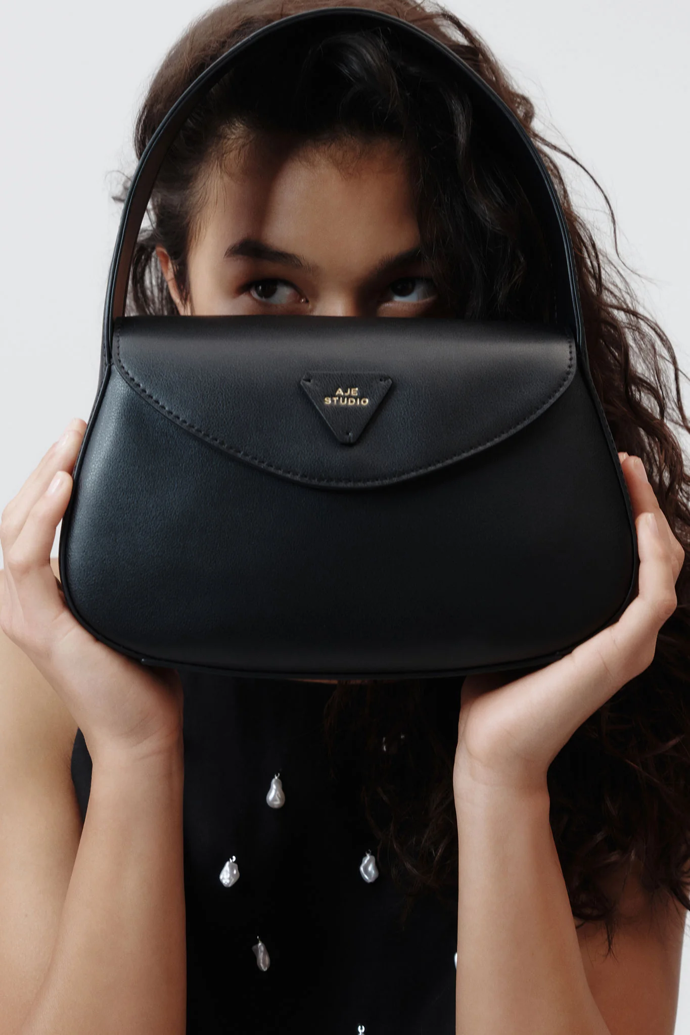 Symi Shoulder Bag - Image 9