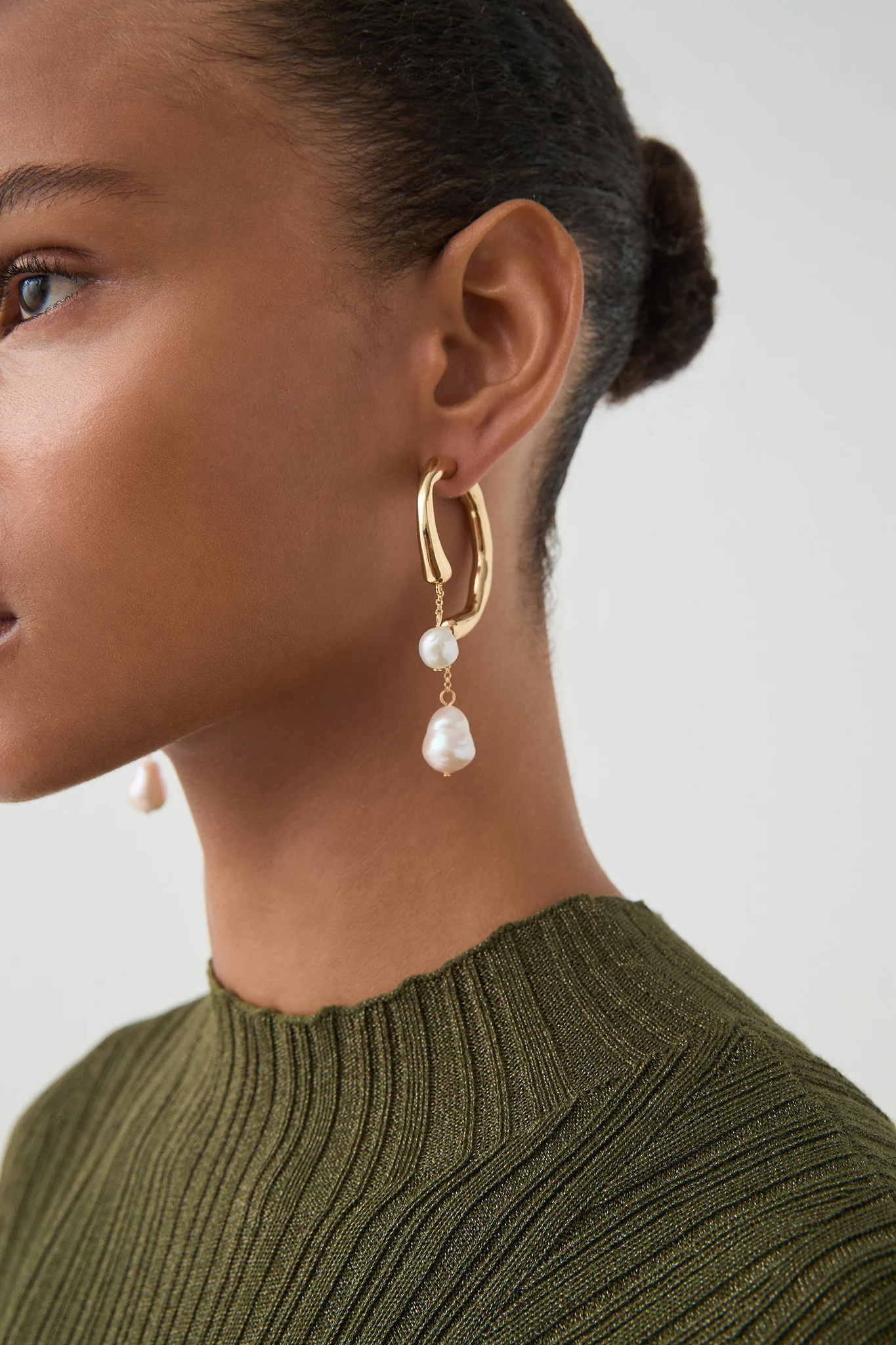 Talla Pearl Drop Hoop - Image 4